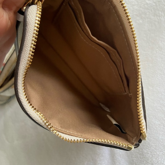 Coach set - Picture 2 of 3